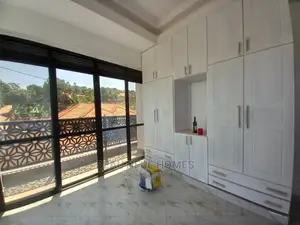 Furnished 5bdrm House in Kisaasi, Central Division for Sale
