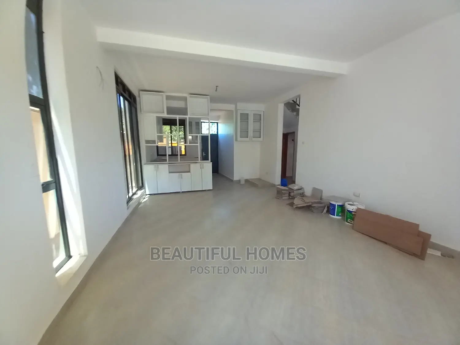 Furnished 5bdrm Duplex in Kisaasi, Central Division for Sale