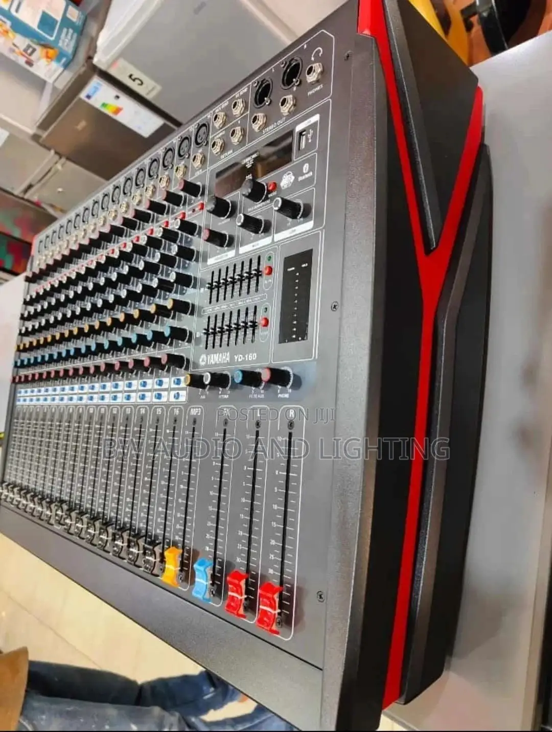 Yamaha 16channnel Power Mixer