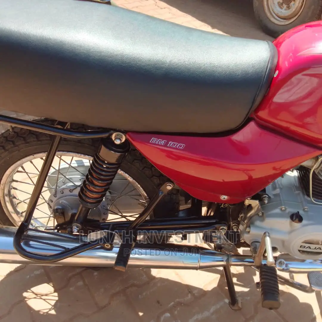 New Bajaj Boxer 2022 Pink