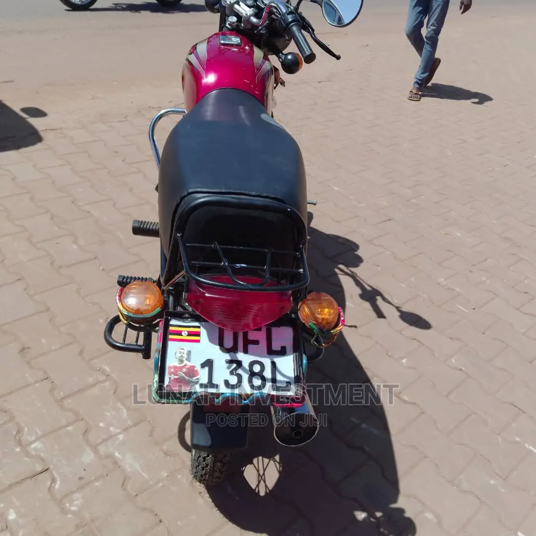 New Bajaj Boxer 2022 Pink