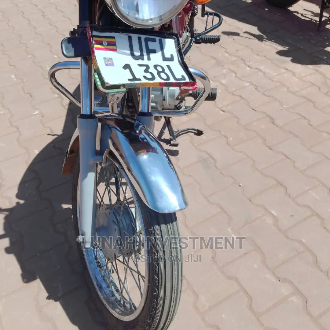 New Bajaj Boxer 2022 Pink