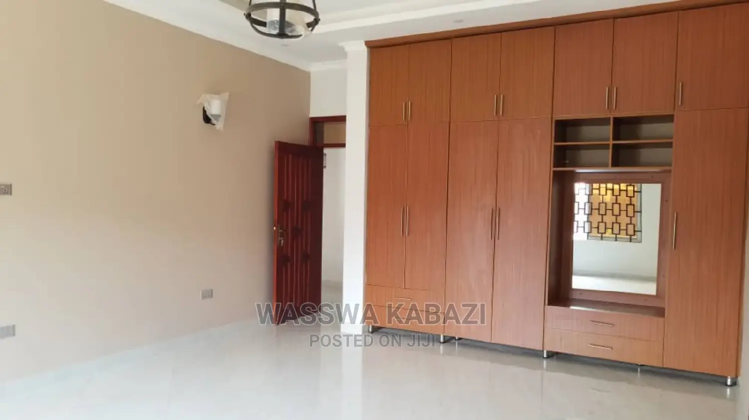 4bdrm Bungalow in Makindye for Sale