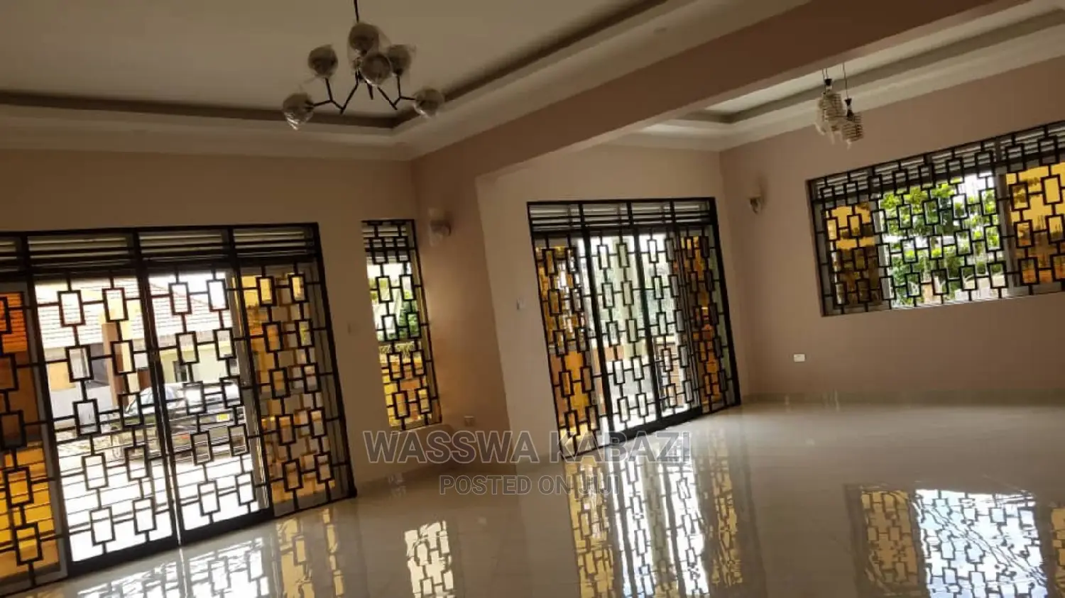 4bdrm Bungalow in Makindye for Sale