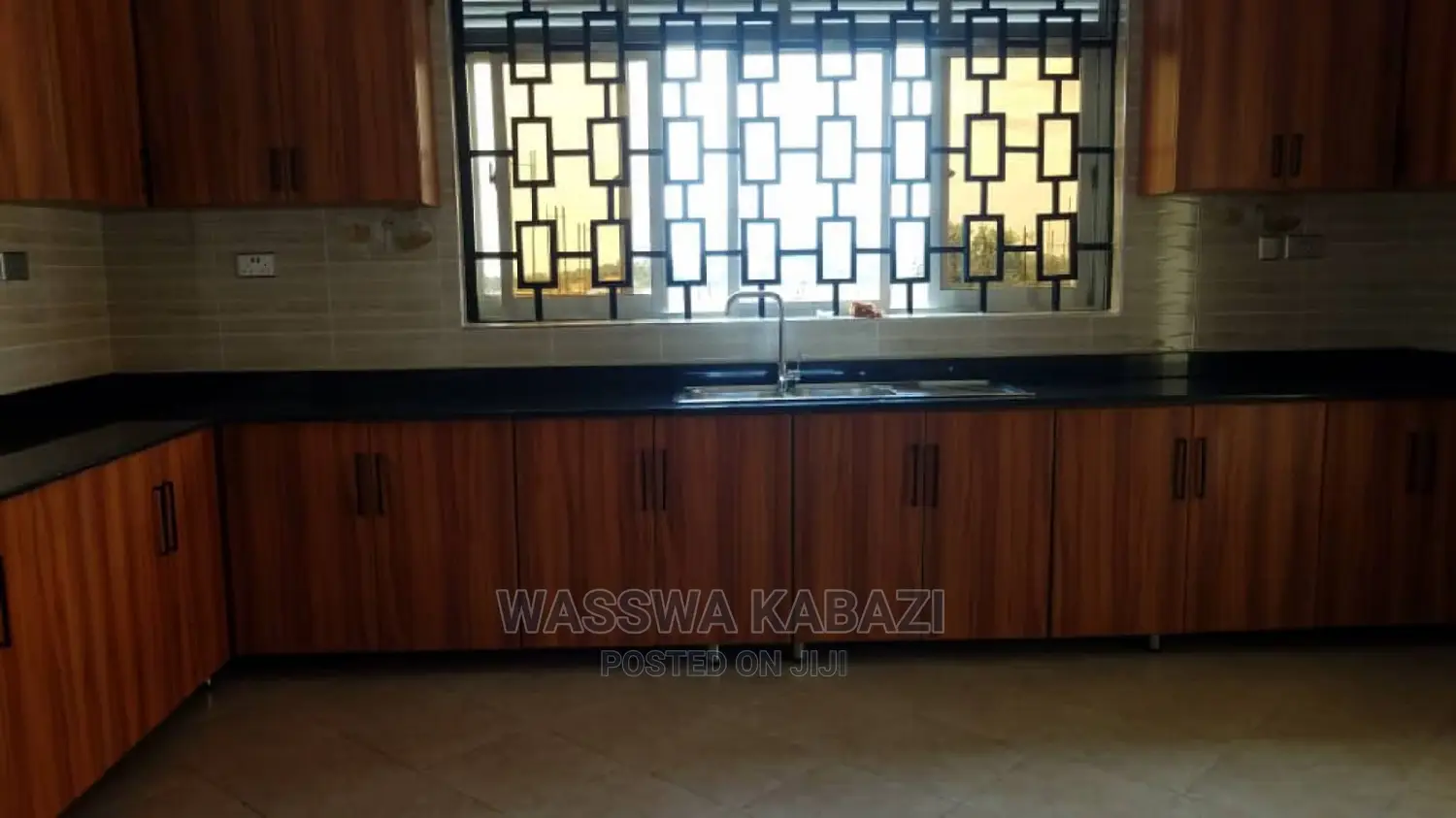 4bdrm Bungalow in Makindye for Sale