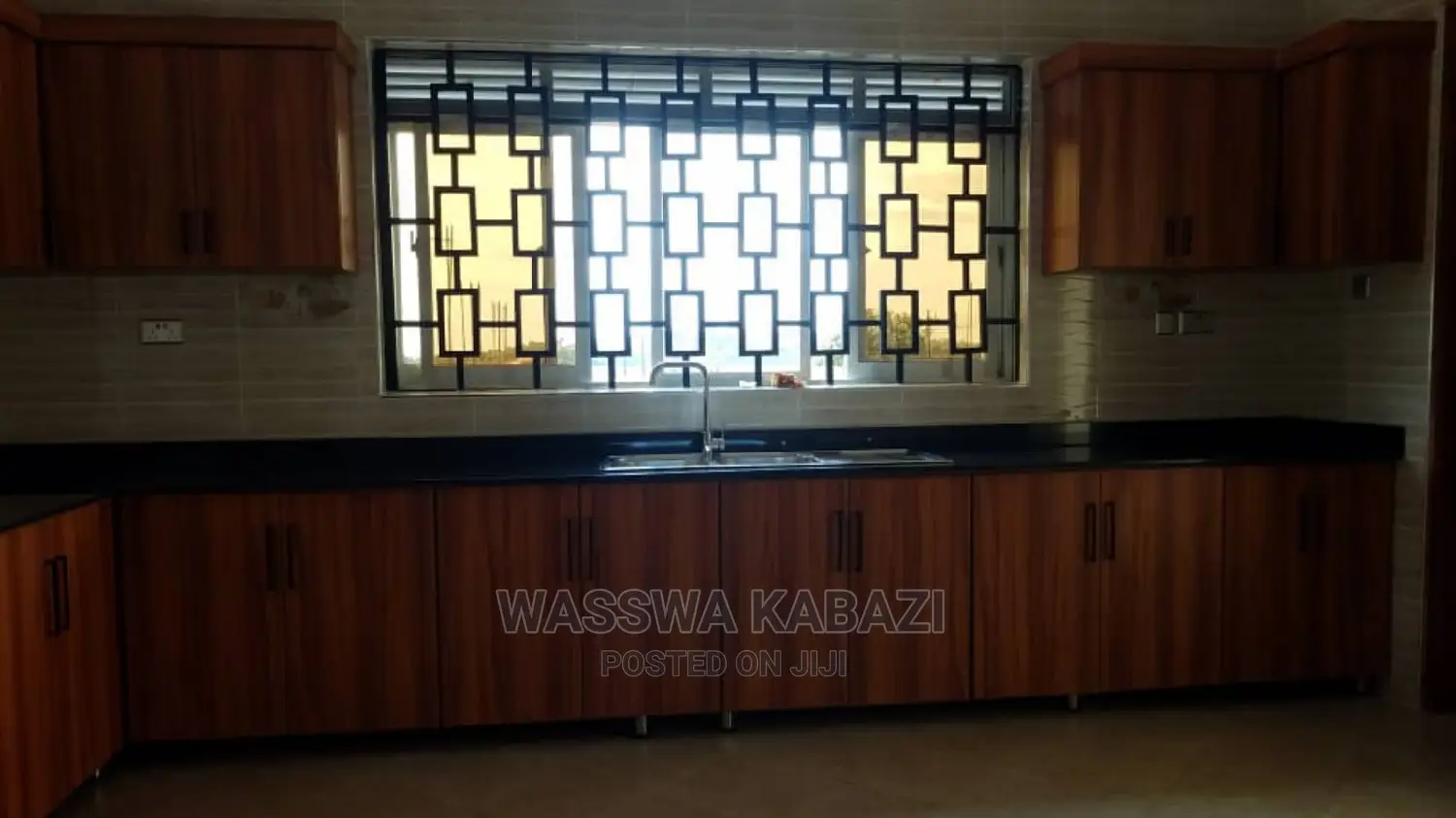 4bdrm Bungalow in Makindye for Sale