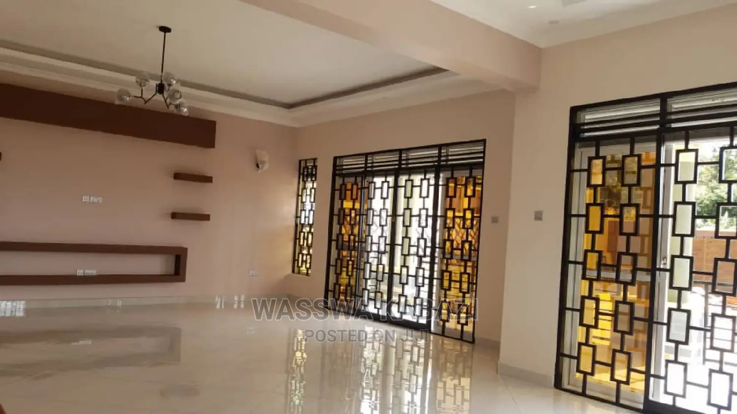 4bdrm Bungalow in Makindye for Sale