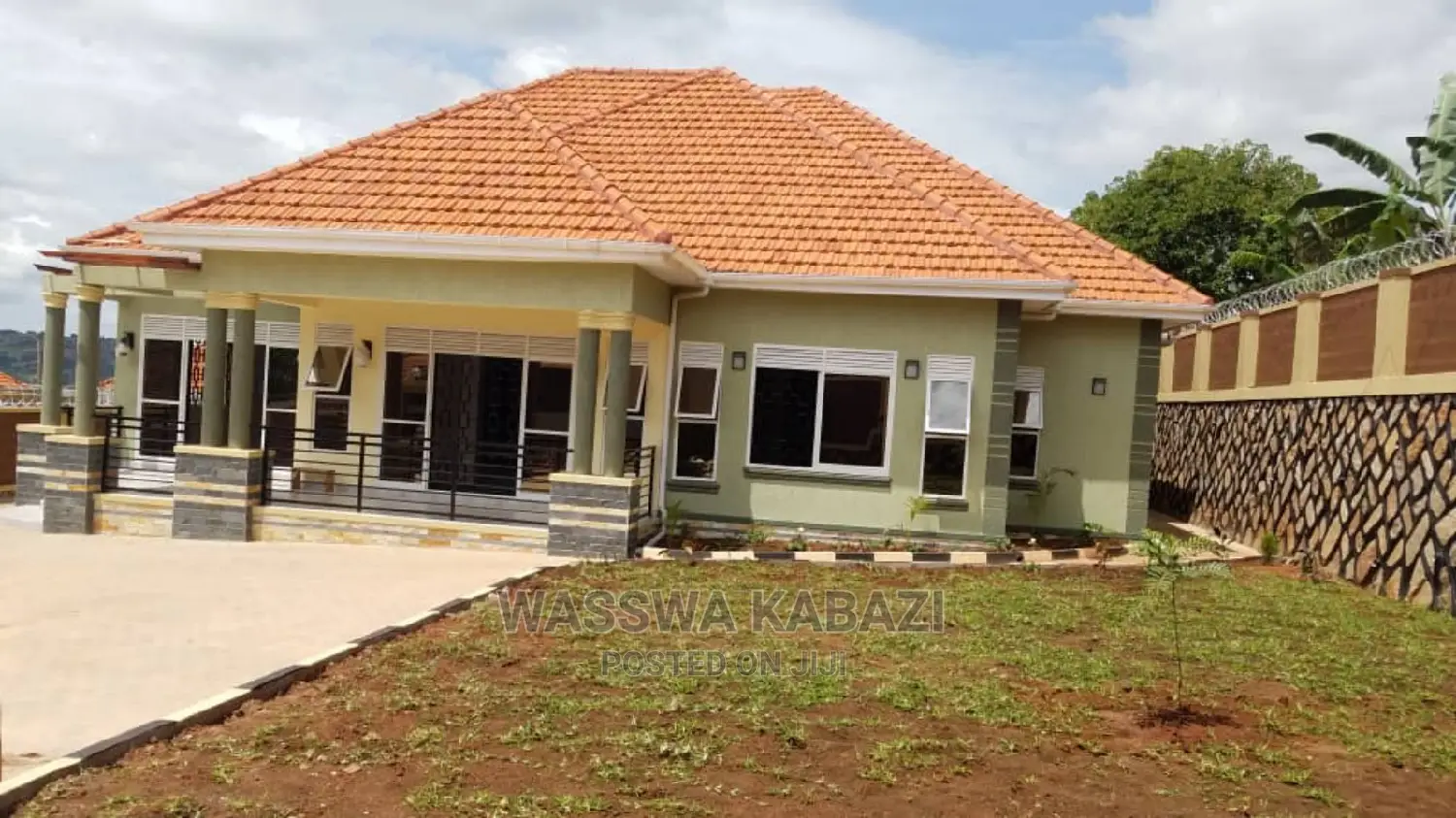 4bdrm Bungalow in Makindye for Sale