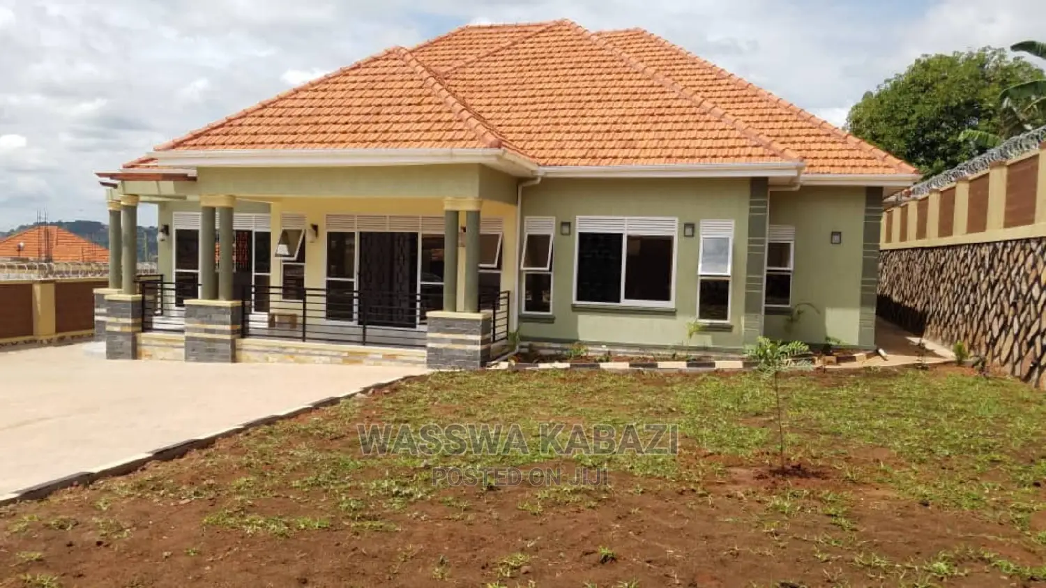 4bdrm Bungalow in Makindye for Sale