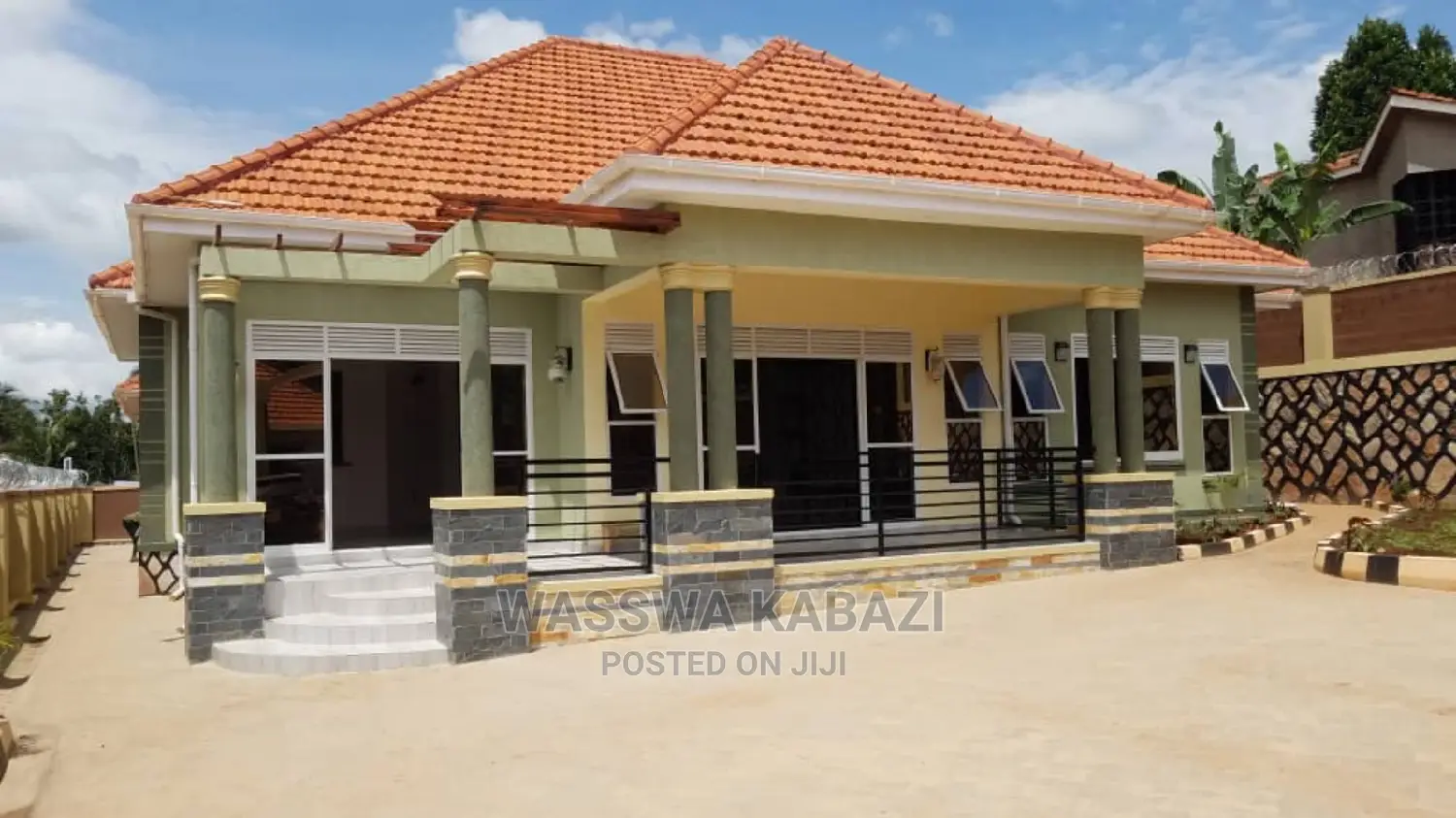 4bdrm Bungalow in Makindye for Sale