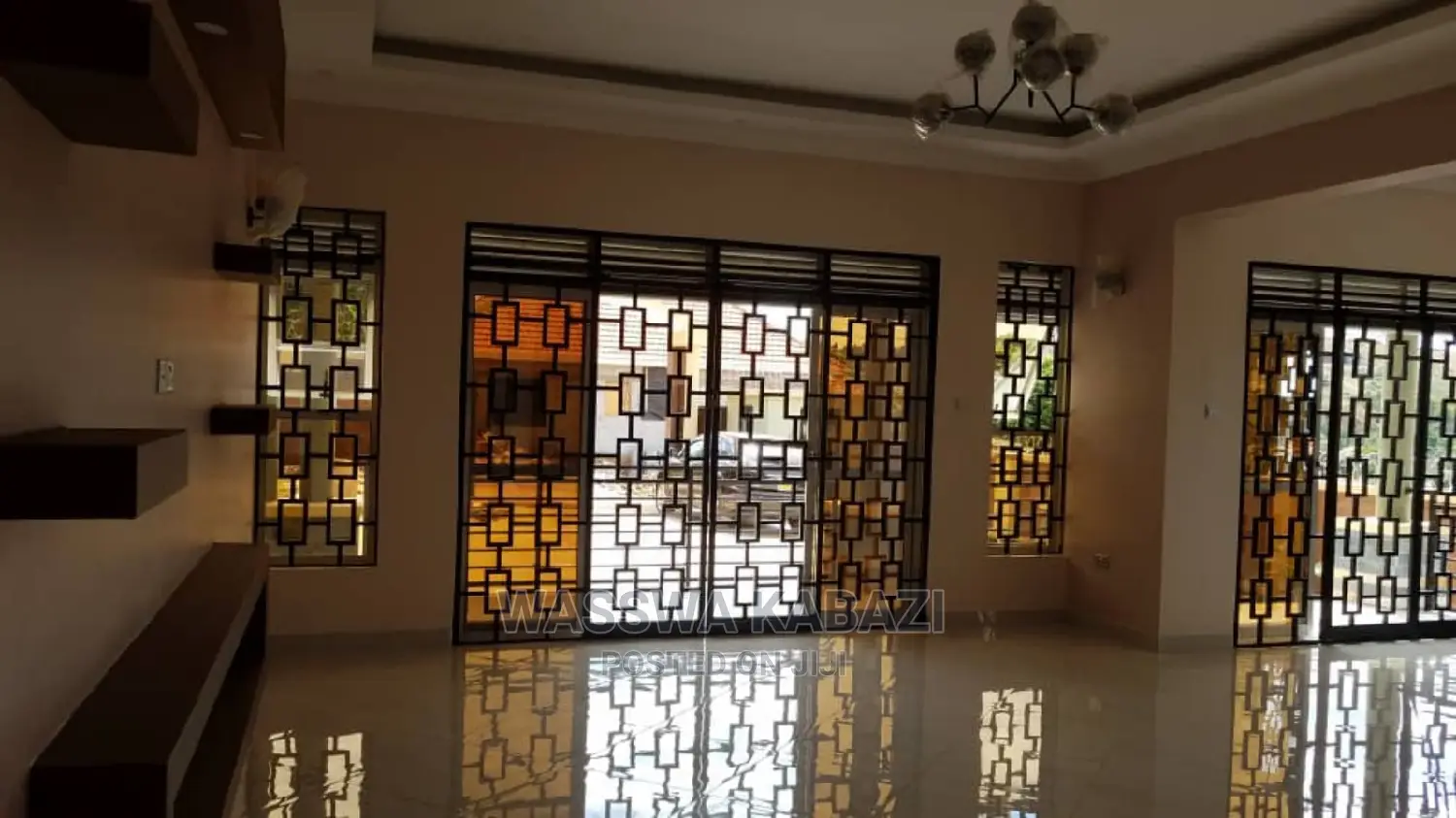 4bdrm Bungalow in Makindye for Sale
