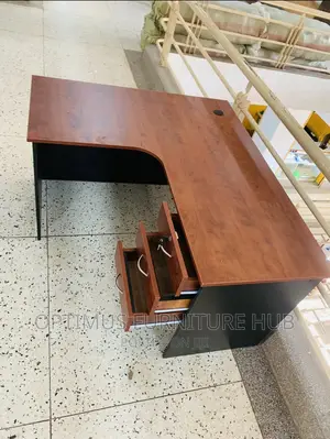Curved Table (Brown)