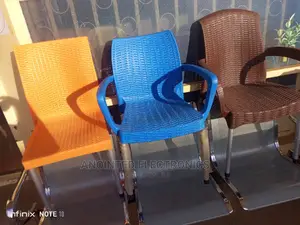 Plastic Chairs With Arms