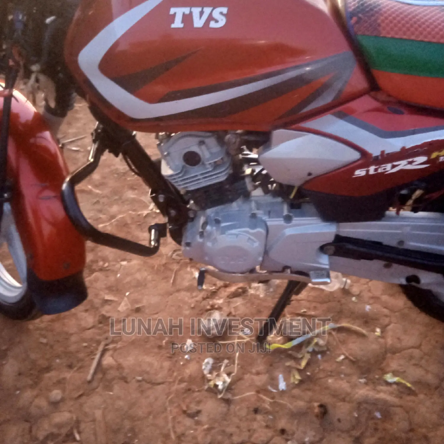 TVS HLX 125 2022 Red