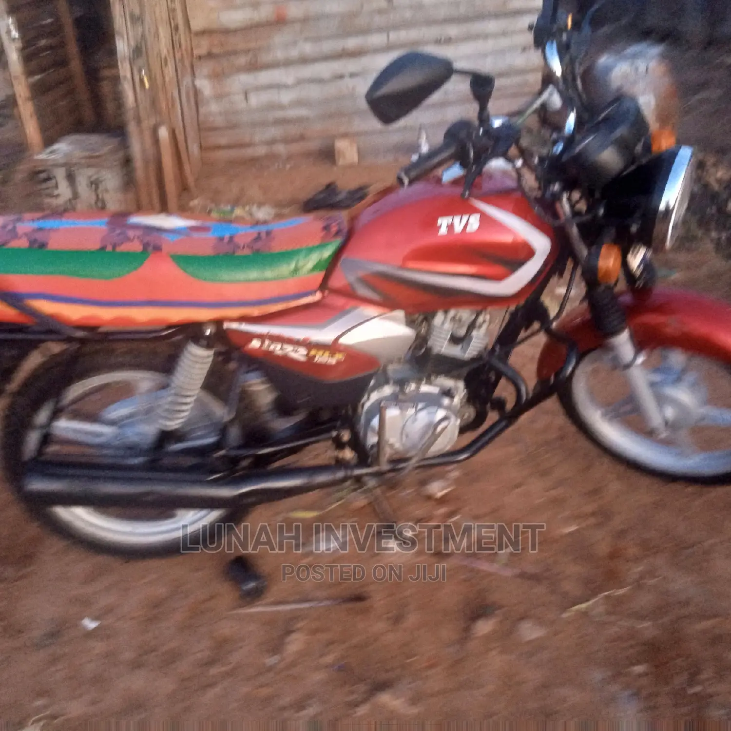 TVS HLX 125 2022 Red