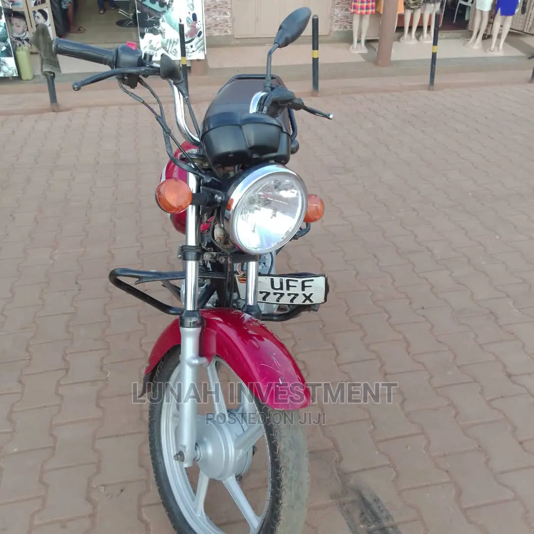 TVS HLX 125 2021 Red