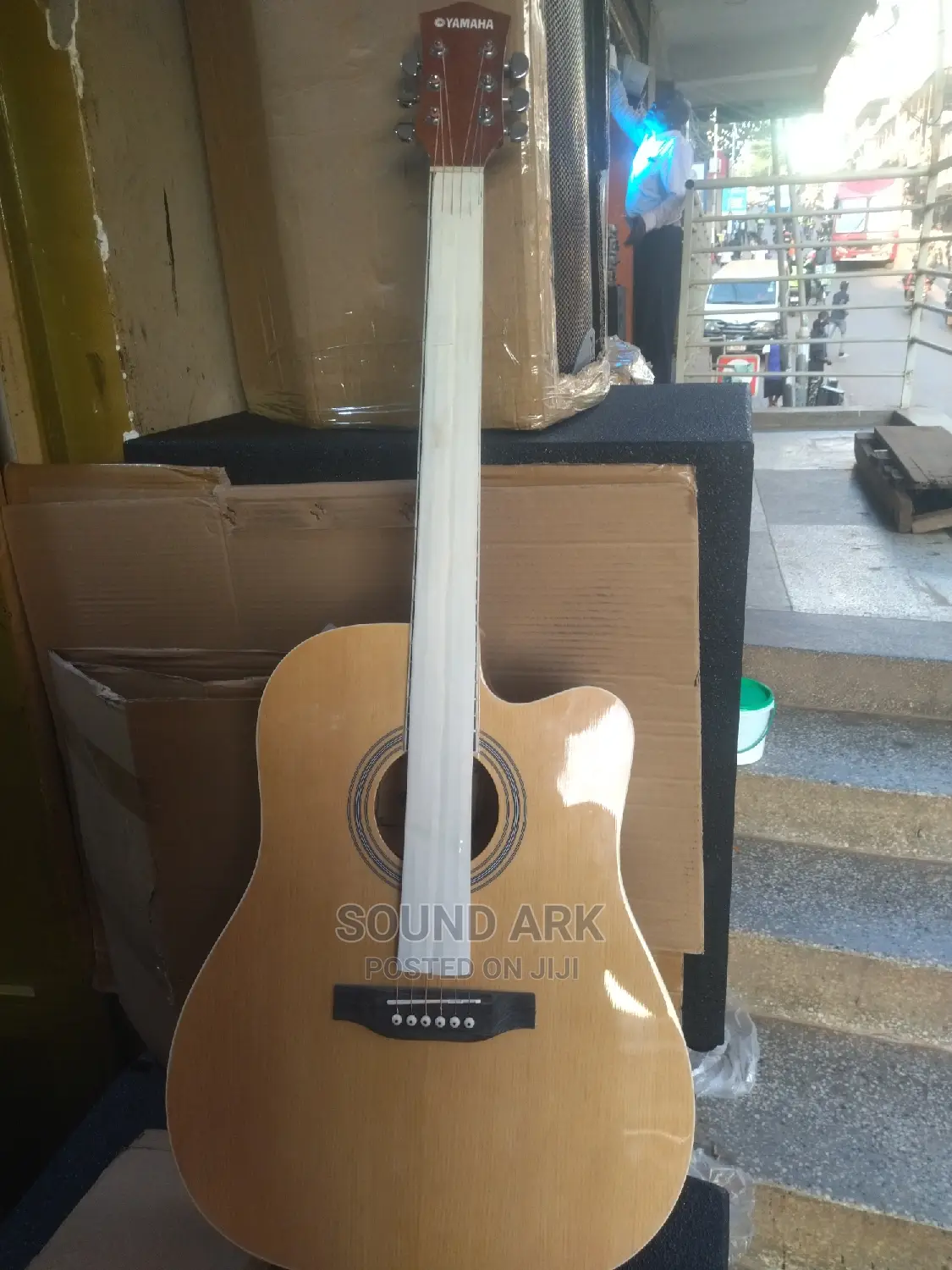 Yamaha Acoustic Guitar Powered