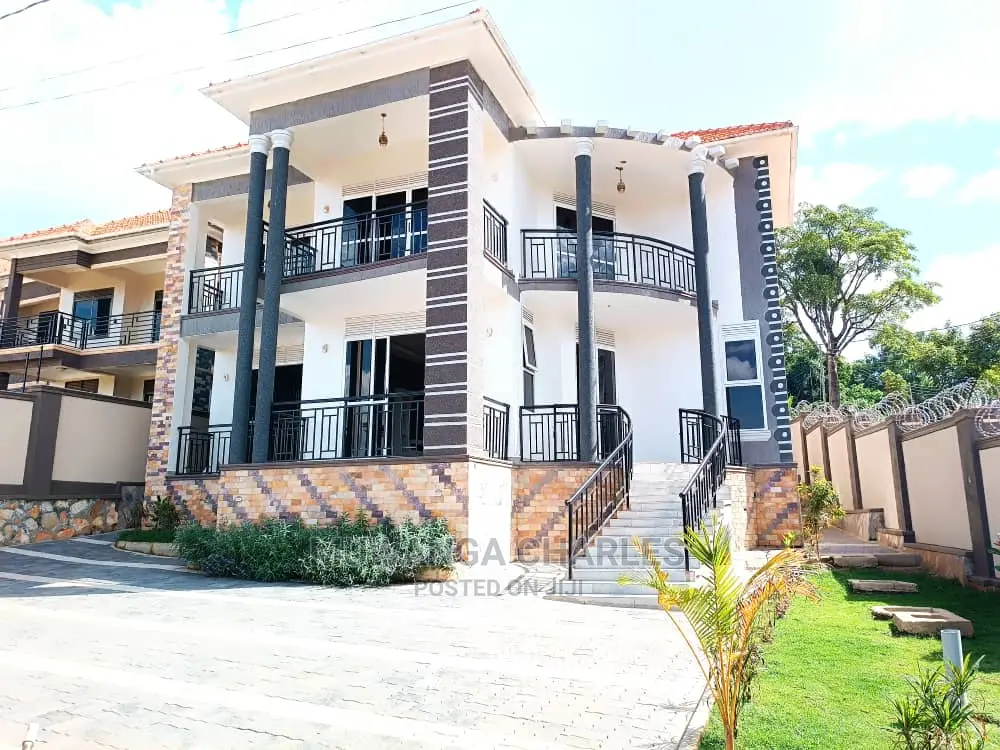 5bdrm Duplex in Fs Properties Ltd, Central Division for Sale
