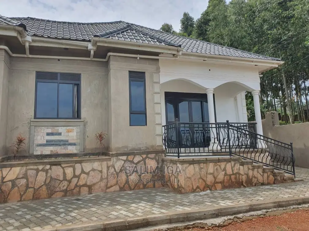 3bdrm Bungalow in Kololo Property, Central Division for Sale