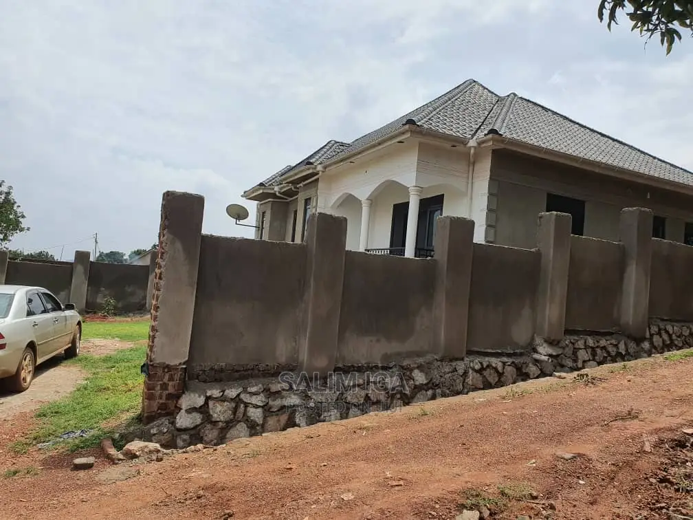 3bdrm Bungalow in Kololo Property, Central Division for Sale