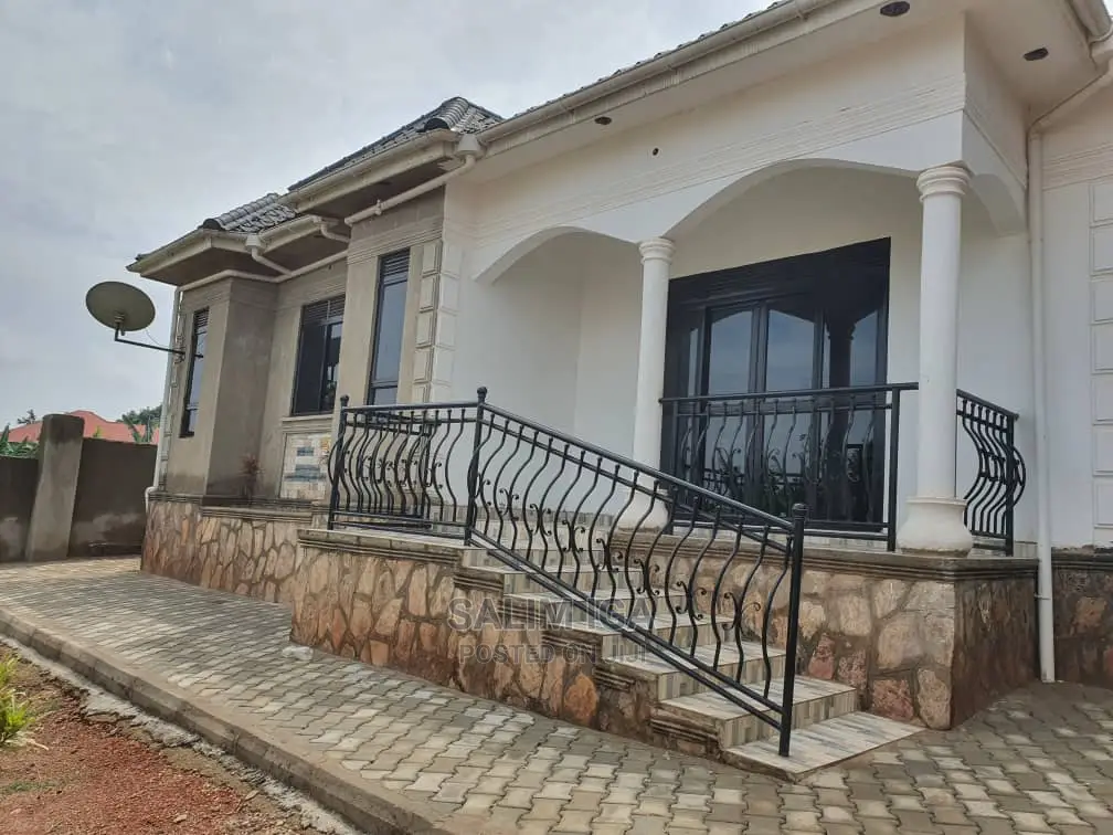3bdrm Bungalow in Kololo Property, Central Division for Sale