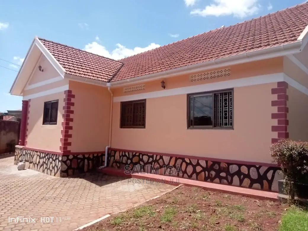 3bdrm Bungalow in Kololo Property, Central Division for Sale