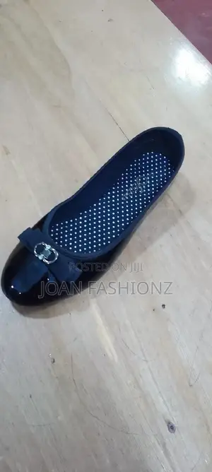 Girls Pump Shoes-Black