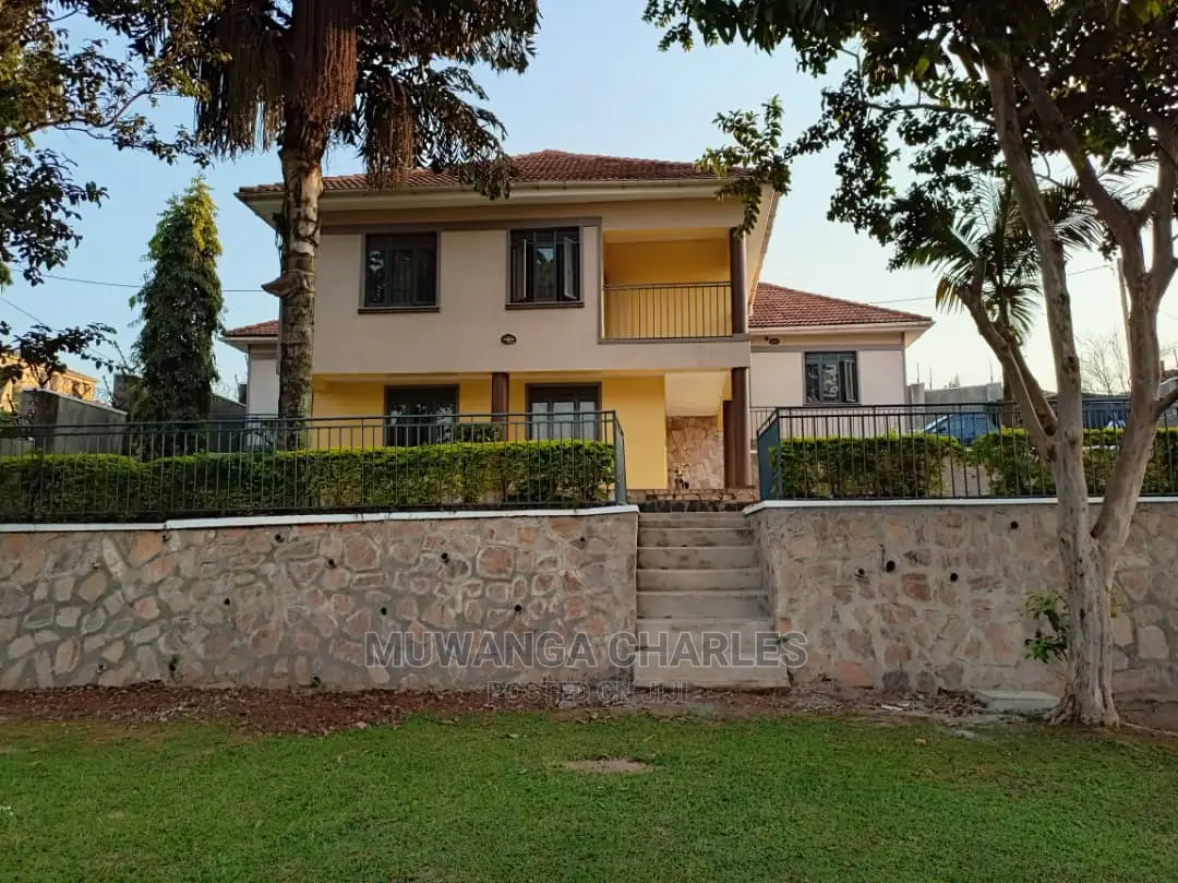 4bdrm Duplex in Fs Properties Ltd, Central Division for Sale