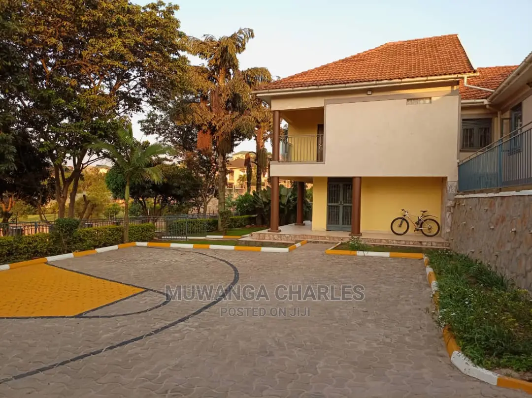 4bdrm Duplex in Fs Properties Ltd, Central Division for Sale