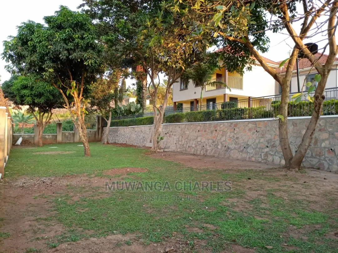 4bdrm Duplex in Fs Properties Ltd, Central Division for Sale