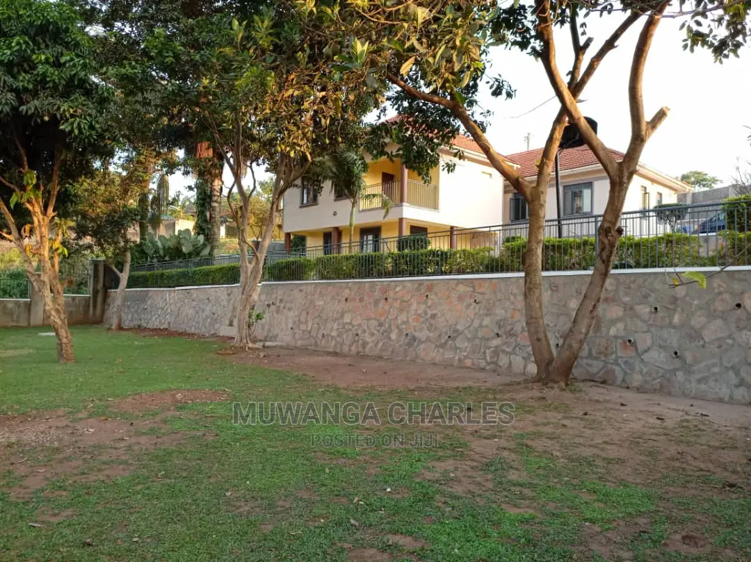 4bdrm Duplex in Fs Properties Ltd, Central Division for Sale