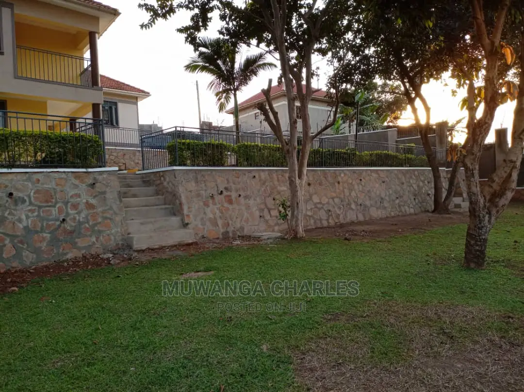 4bdrm Duplex in Fs Properties Ltd, Central Division for Sale