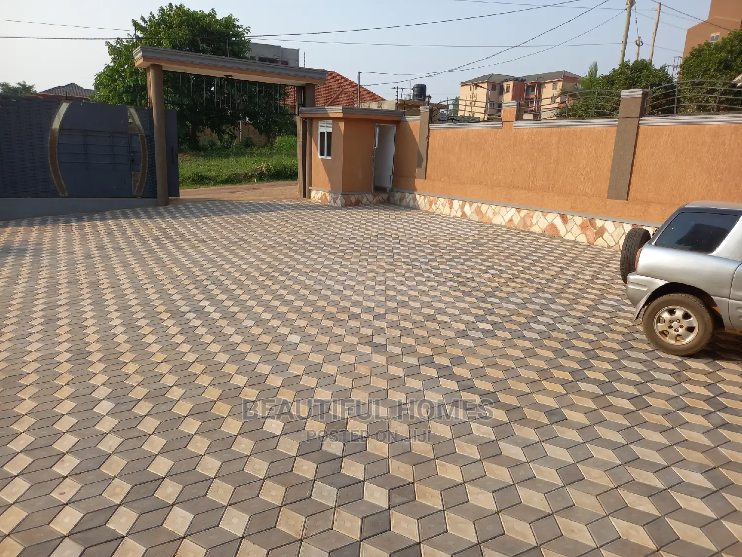 Furnished 6bdrm Duplex in Kira, Central Division for Sale