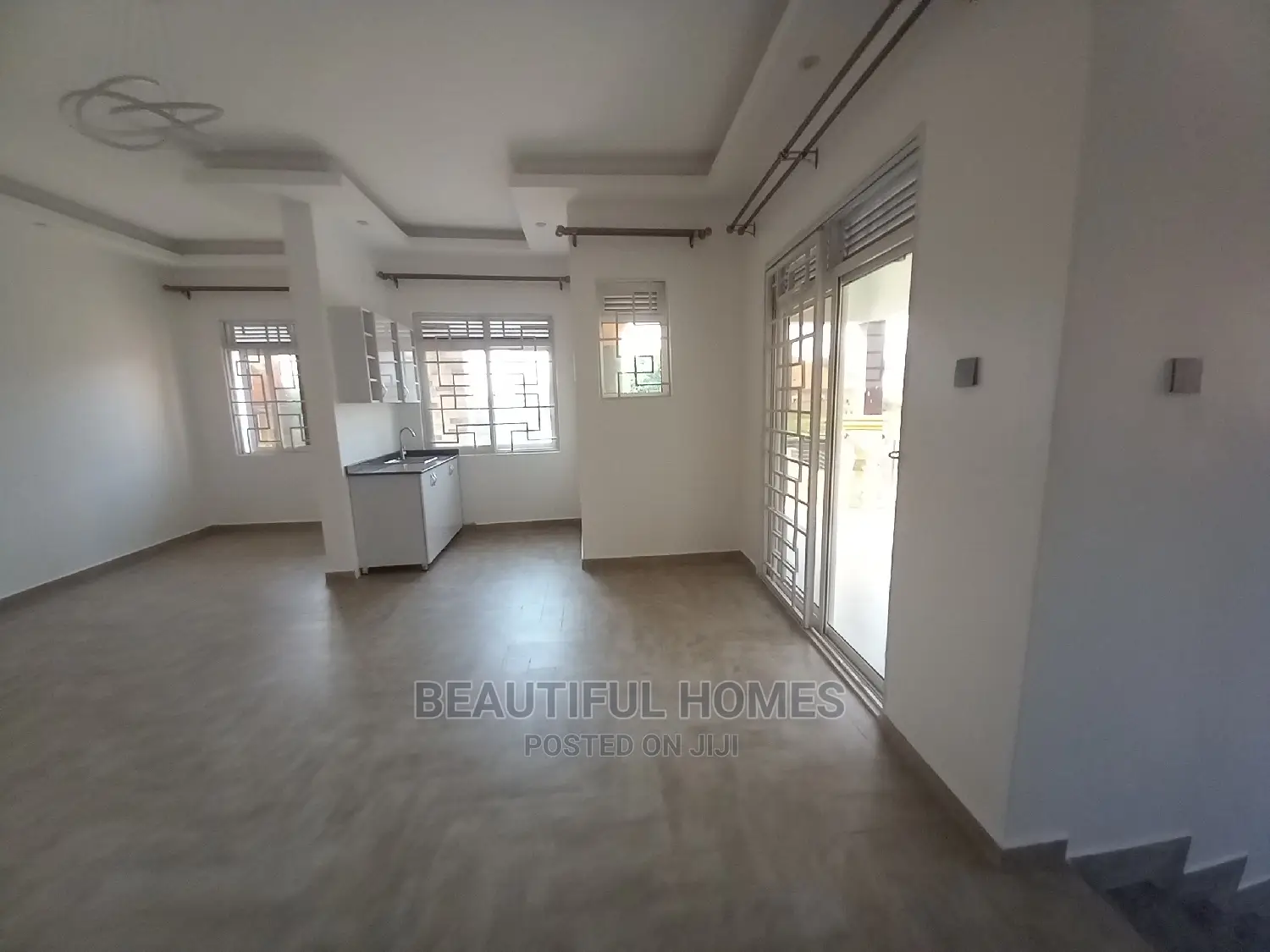 Furnished 6bdrm House in Kira All Tarmack for Sale