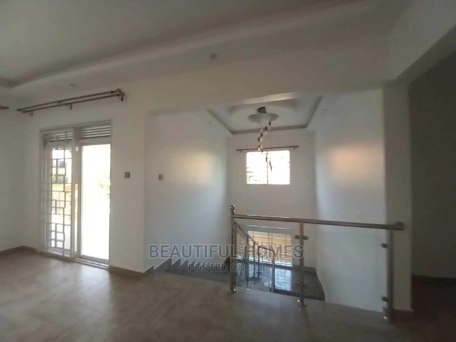 Furnished 6bdrm Mansion in Kira Posh for Sale
