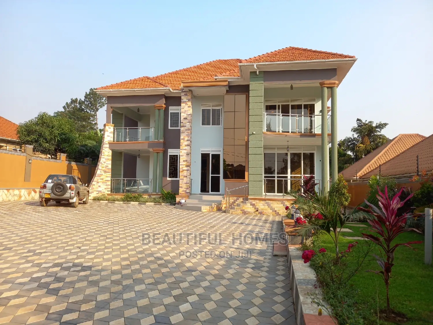 Furnished 6bdrm Mansion in Kira First Class for Sale