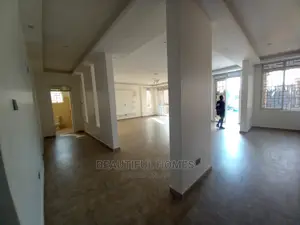 Furnished 6bdrm Mansion in Kira First Class for Sale