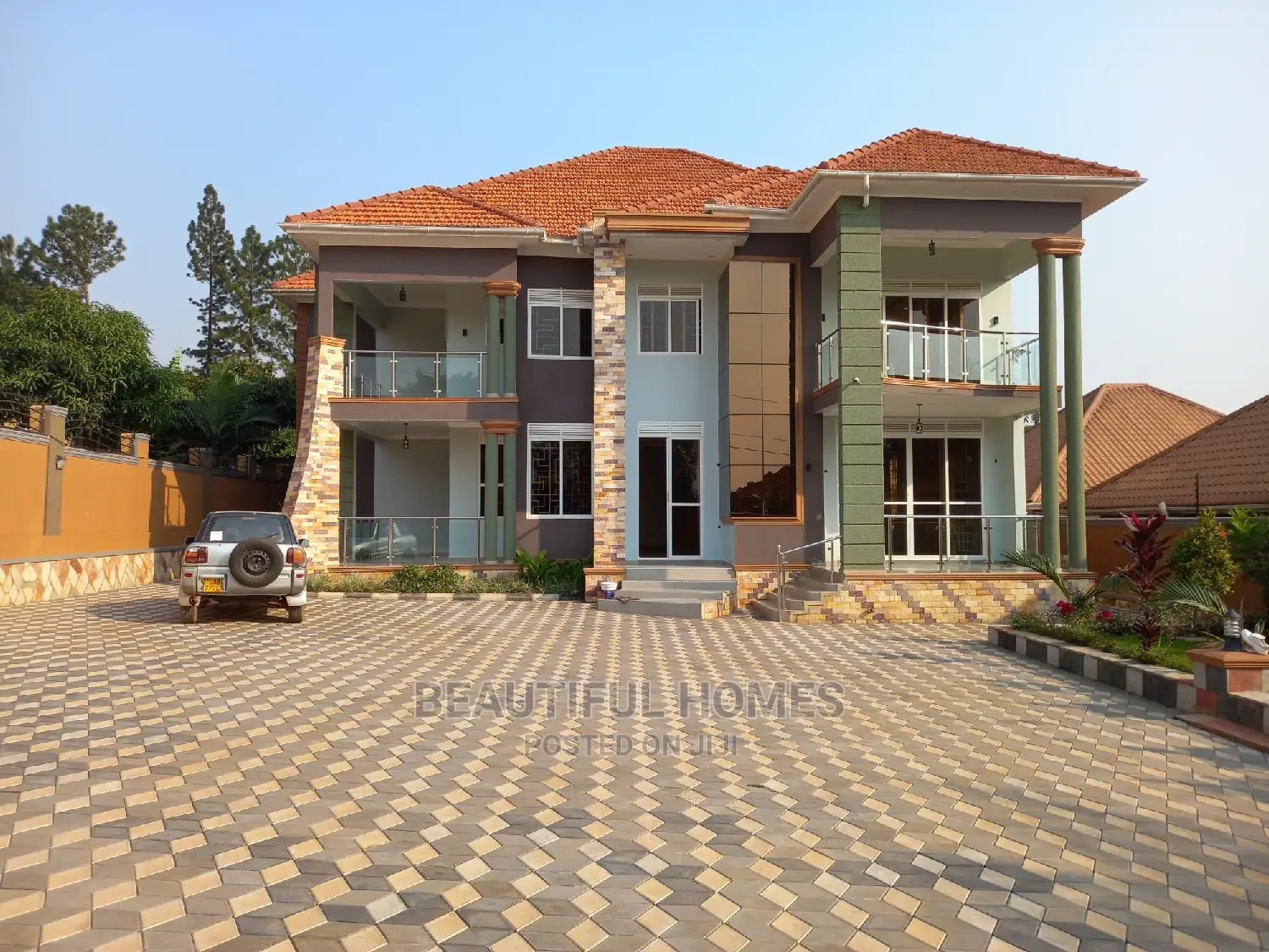 Furnished 6bdrm Duplex in Kira Upscale for Sale