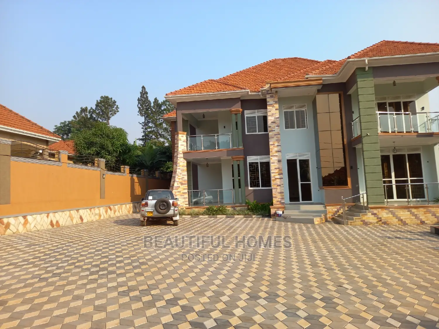 Furnished 6bdrm Mansion in Kira for Sale