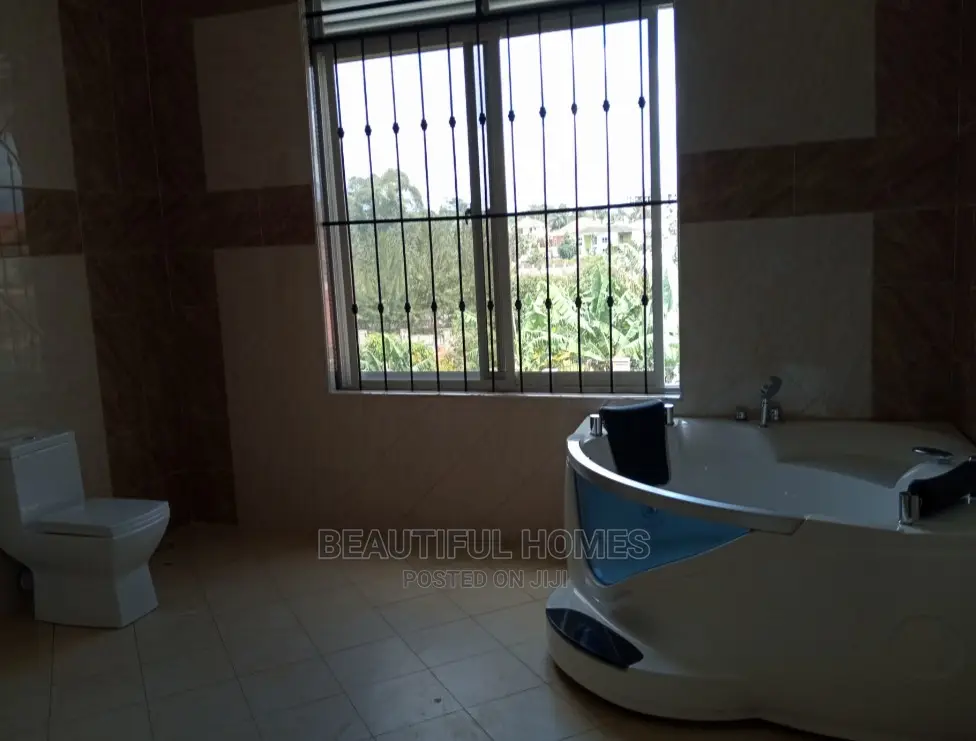 Furnished 6bdrm Mansion in Kira for Sale