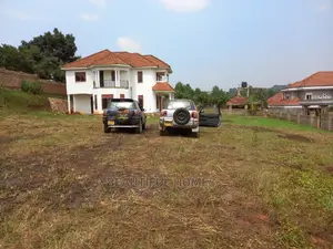 Furnished 5bdrm Duplex in Kira for Sale
