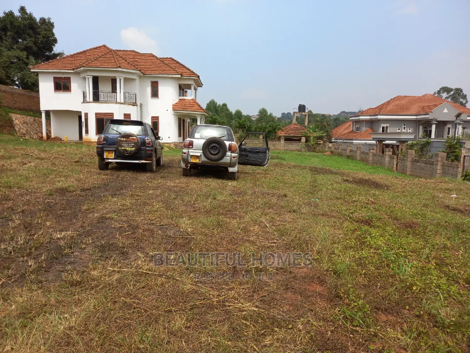 Furnished 5bdrm Duplex in Kira for Sale