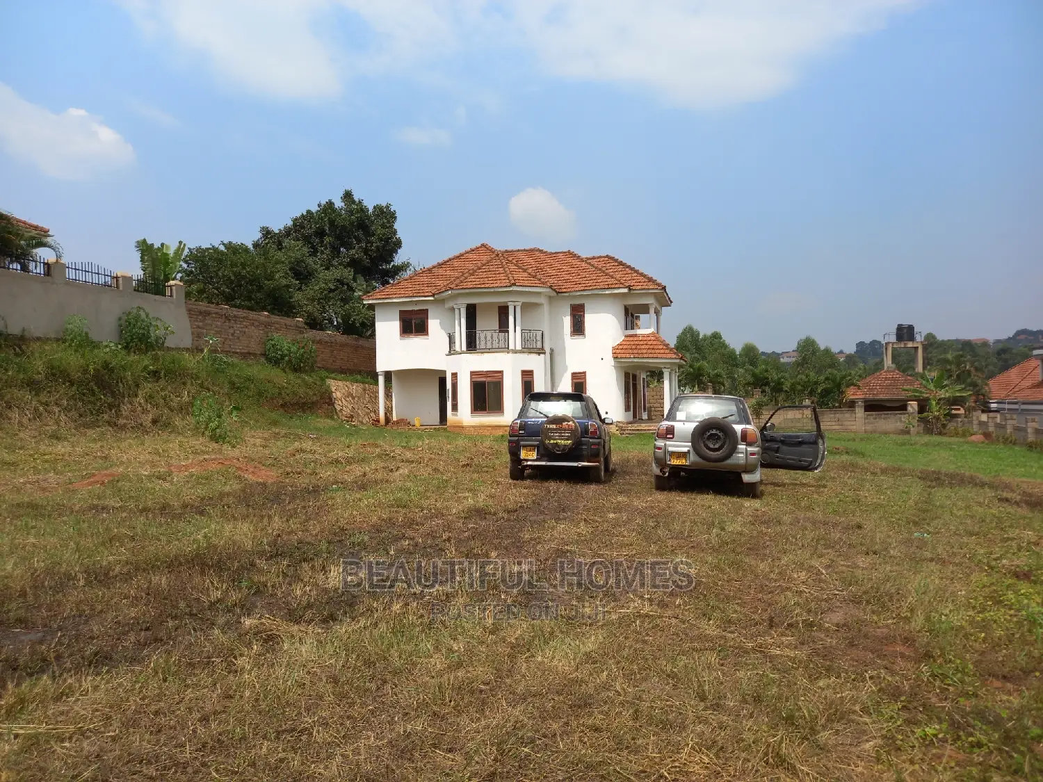 Furnished 5bdrm Mansion in Kira for Sale