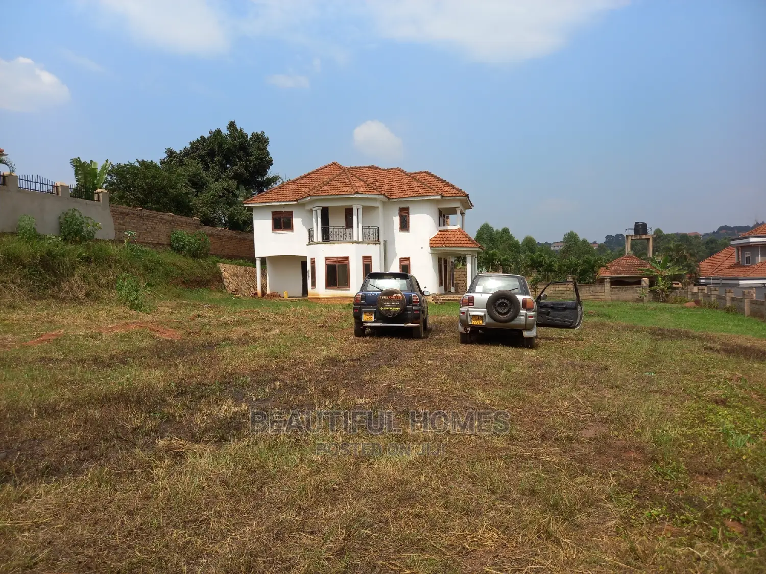 Furnished 5bdrm Mansion in Kira for Sale