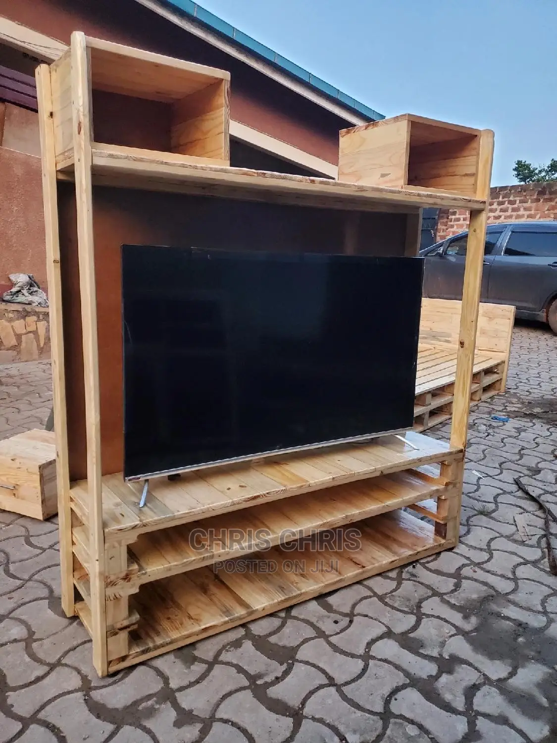 Pallets Tv Stand