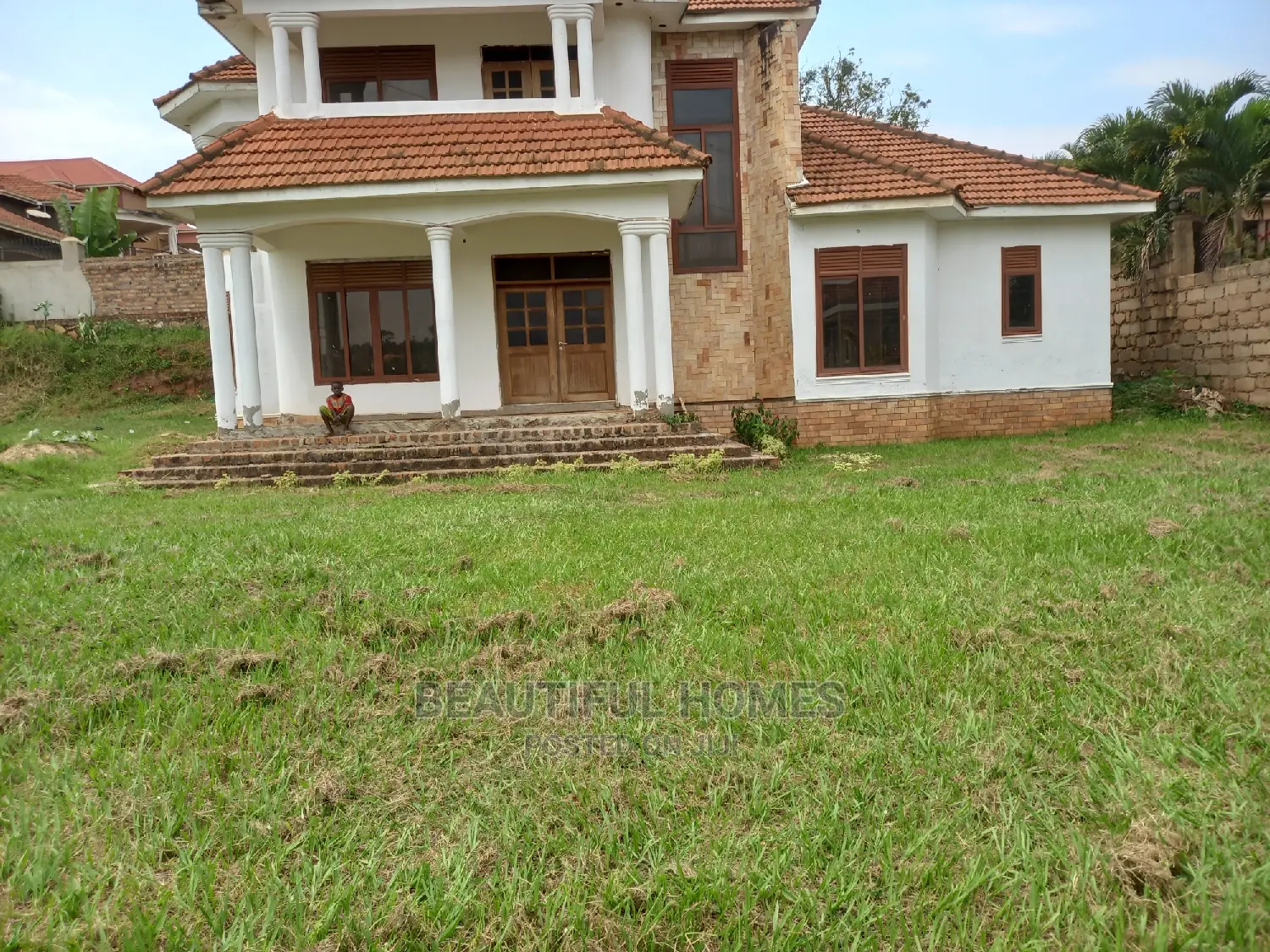 Furnished 5bdrm House in Kira for Sale