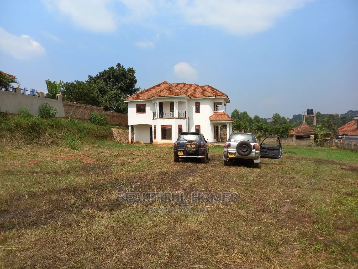 Furnished 5bdrm Mansion in Kira for Sale