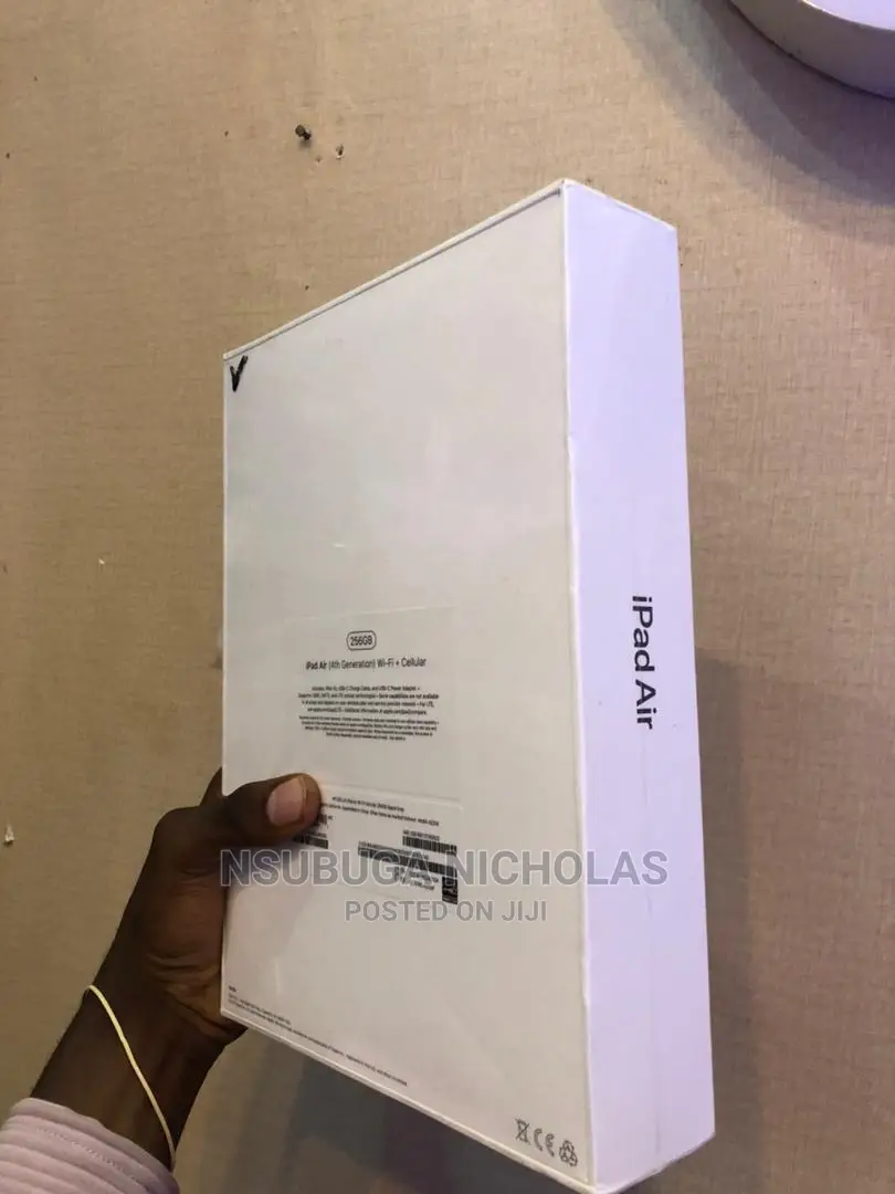 New Apple iPad Air (2022) 256 GB Silver