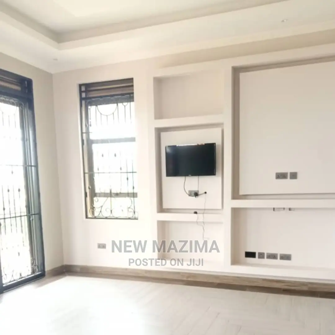 4bdrm House in Akhright Ntebe Rd, Central Division for sale