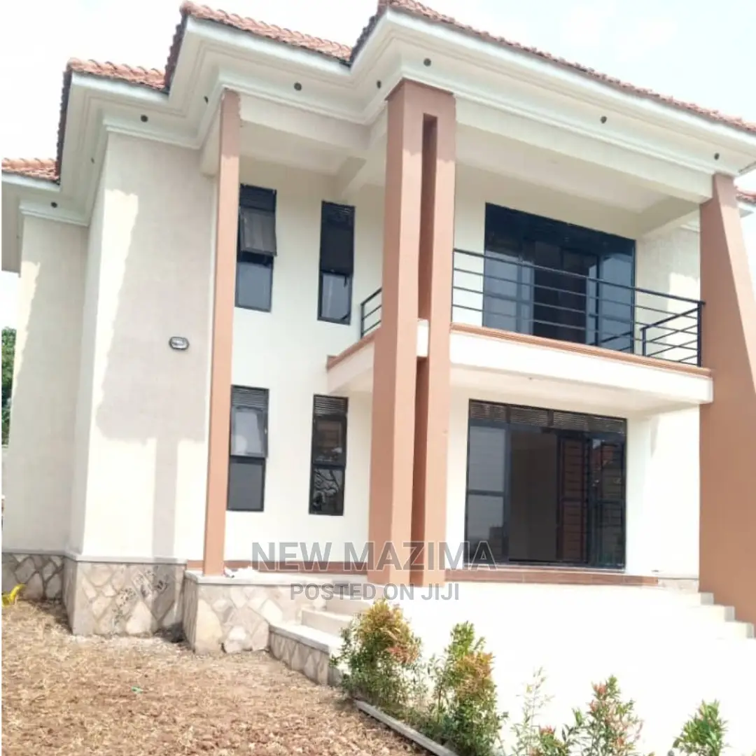 4bdrm House in Akhright Ntebe Rd, Central Division for sale